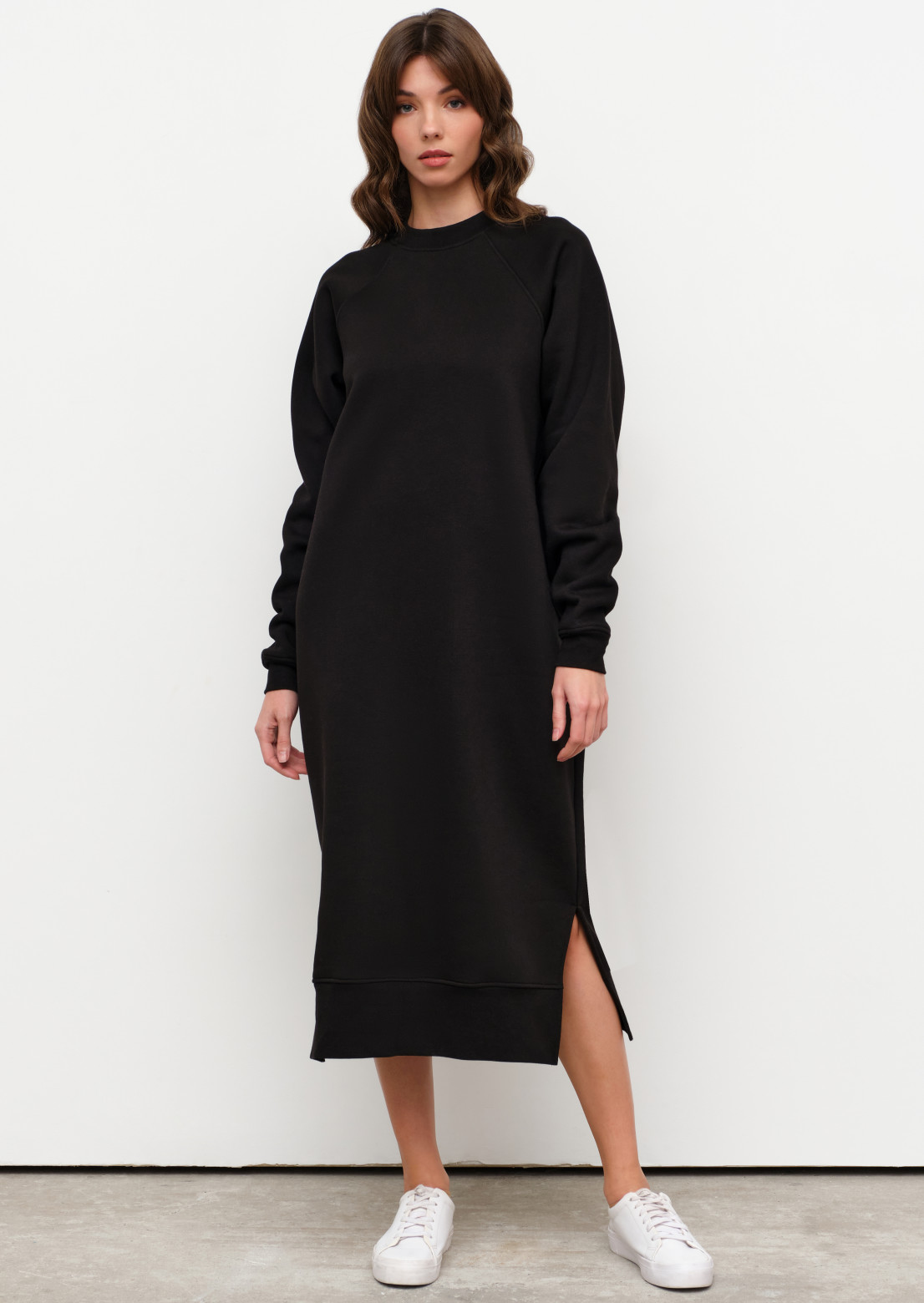 Платье-свитшот с разрезами из футера чёрное