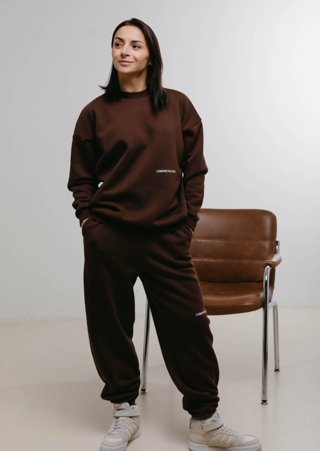 Dark brown color three-thread insulated suit with a print and voluminous pants