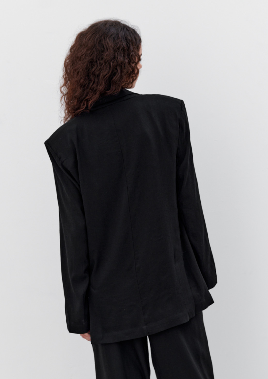 Пиджак женский из смесового льна чёрный