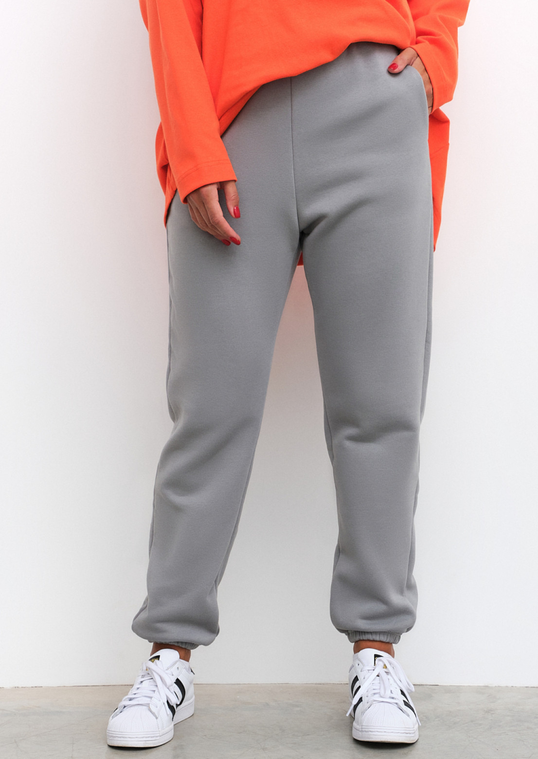 Graphite color three-thread insulated jogger pants