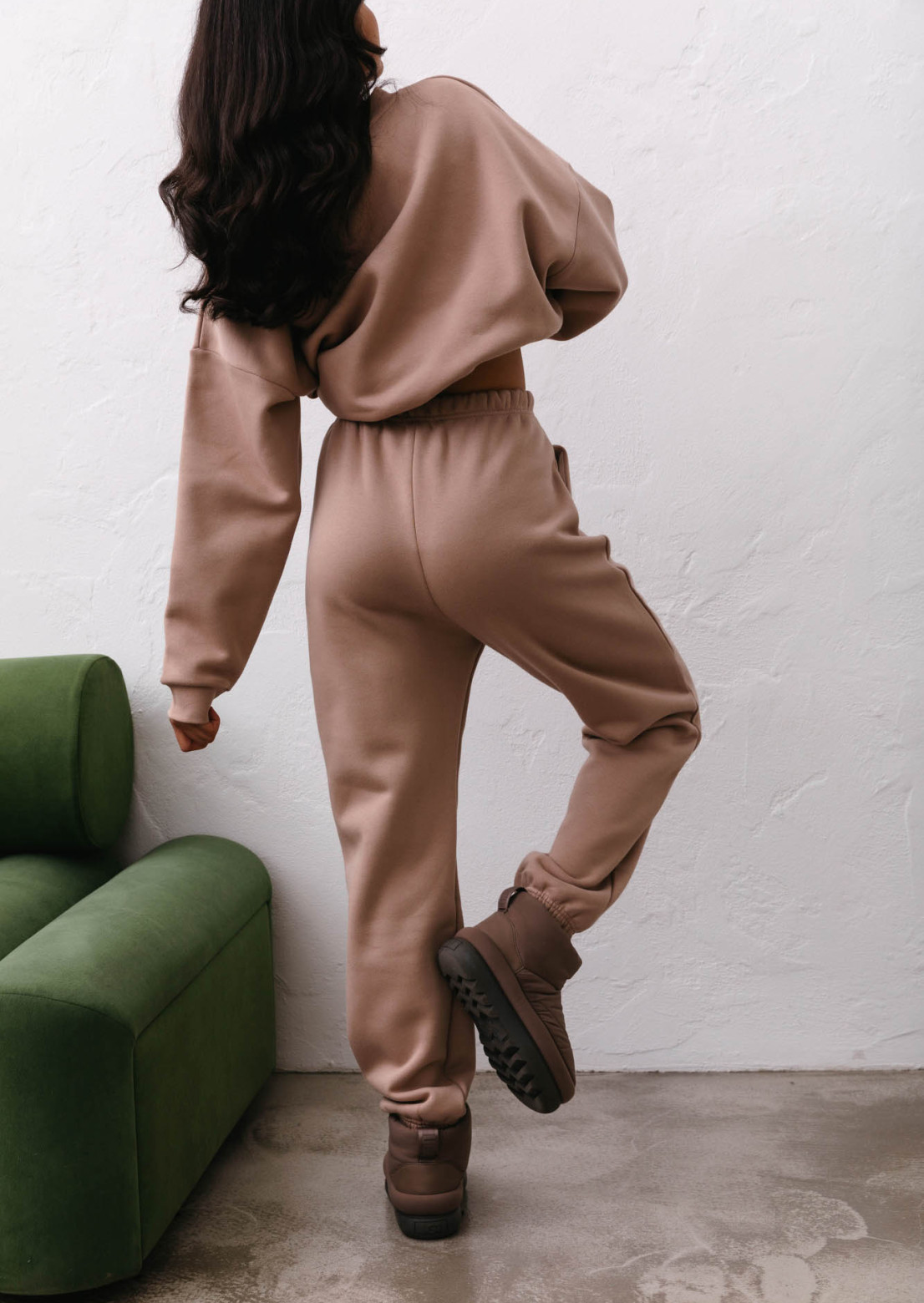 Beige color three-thread insulated jogger pants 