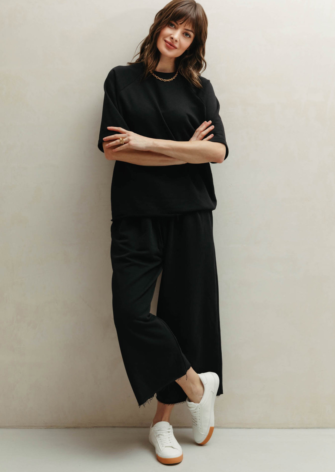Dark night color three-thread suit with culottes and T-shirt