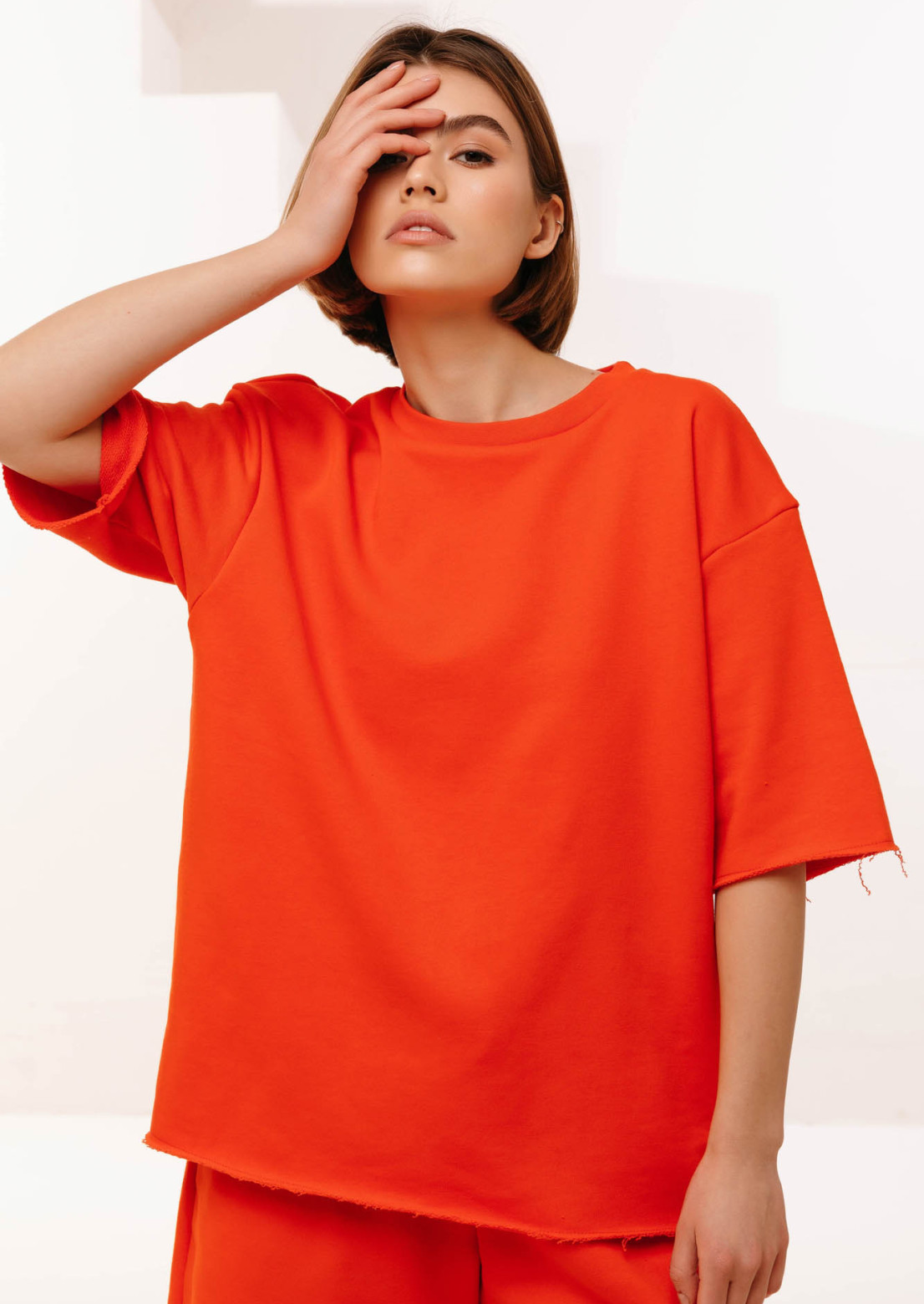 Сherry tomato color three-thread suit with shorts and t-shirt 
