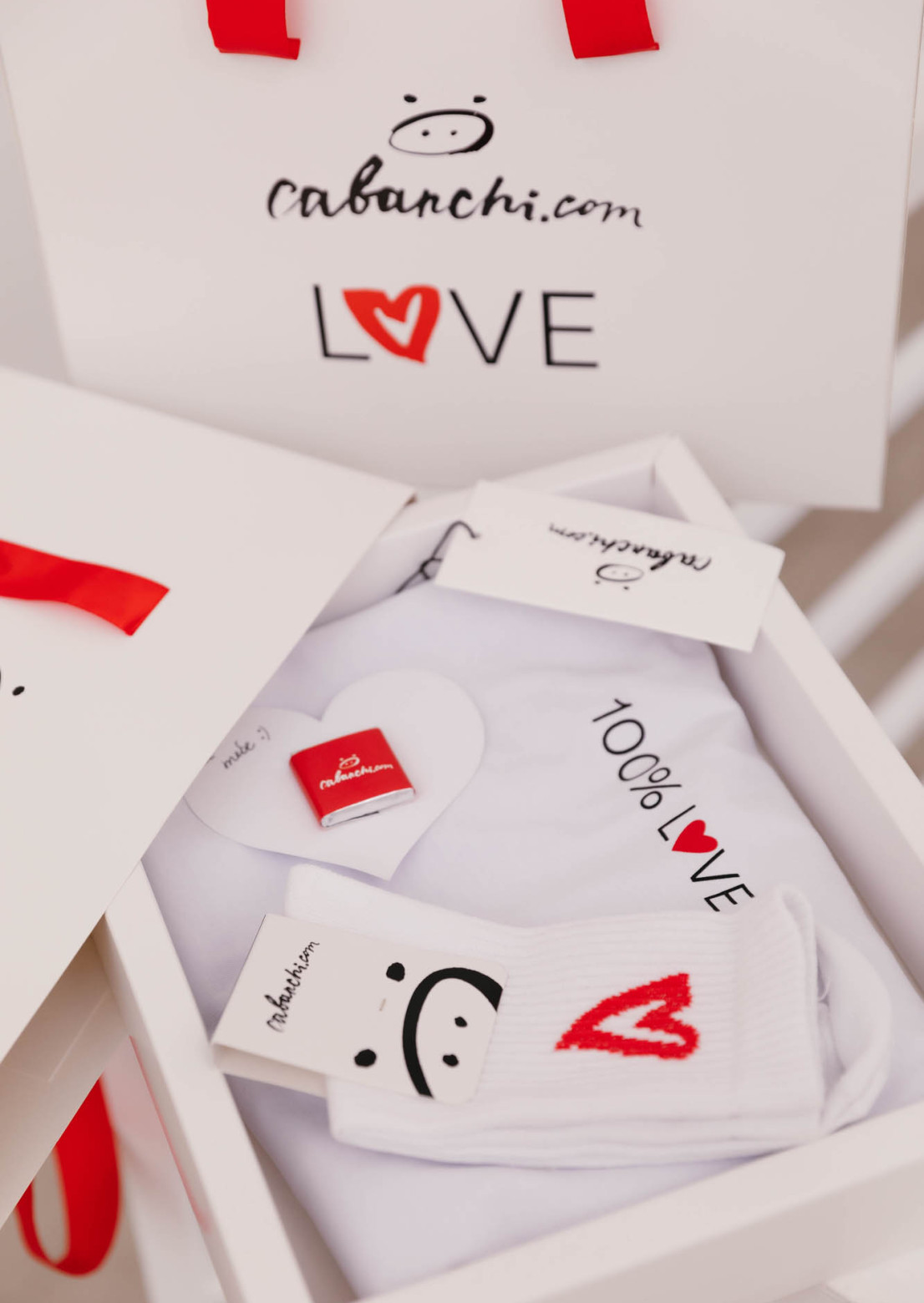 Подарунковий набір Cabanchi Love Box із футболкою unisex mega oversize "100% L❤VE"