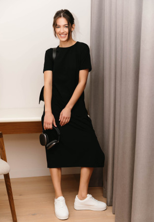 Black t-shirt-dress with seam