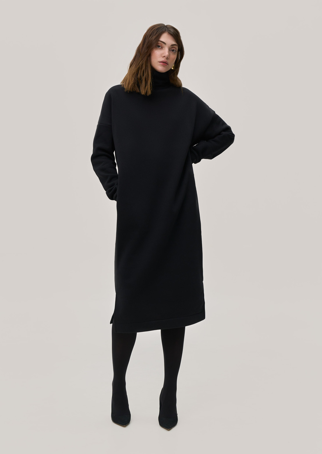 Black color three-thread insulated dress-sweatshirt with a neck