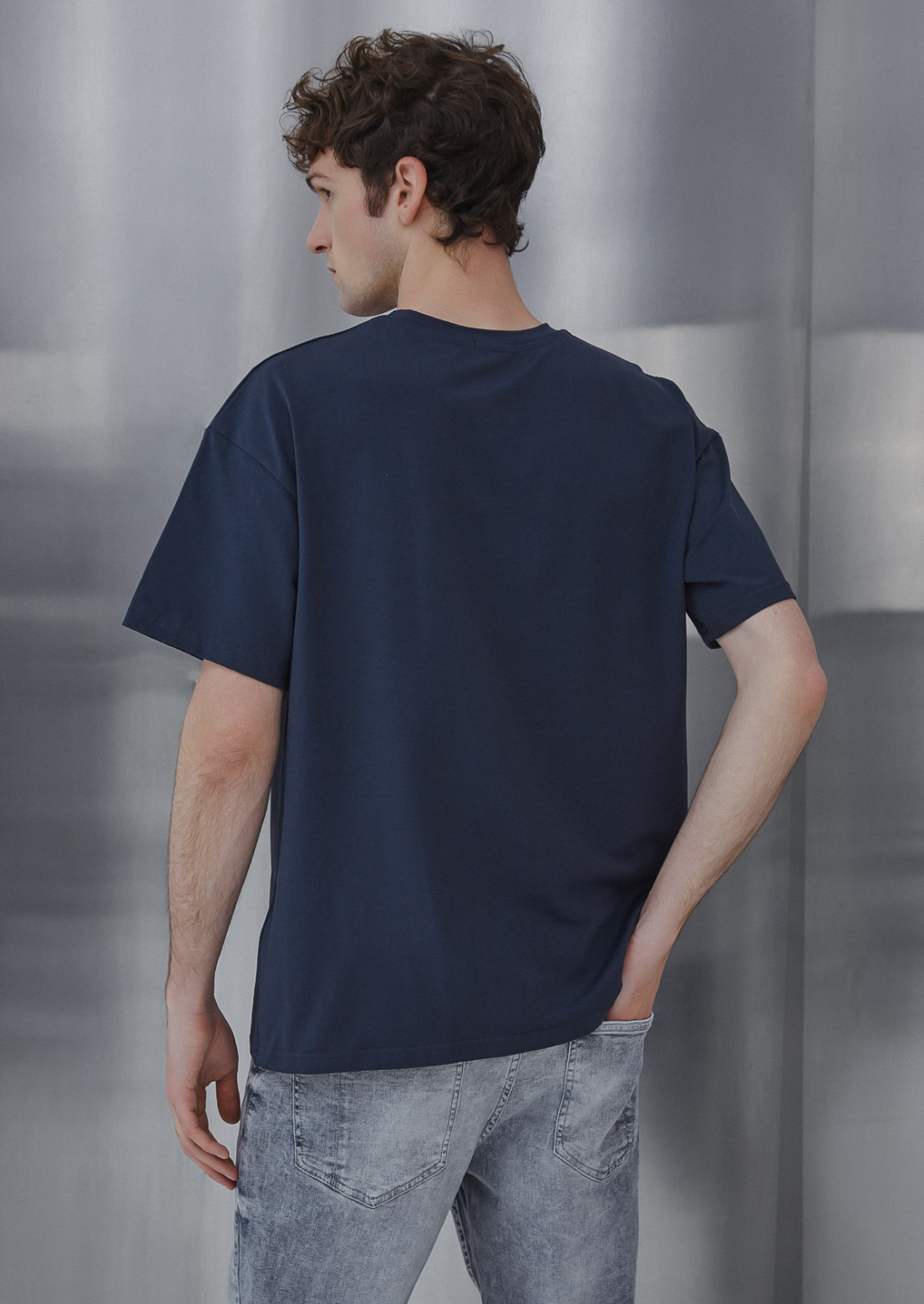 Anthracite grey oversize unisex t-shirt with foil detail