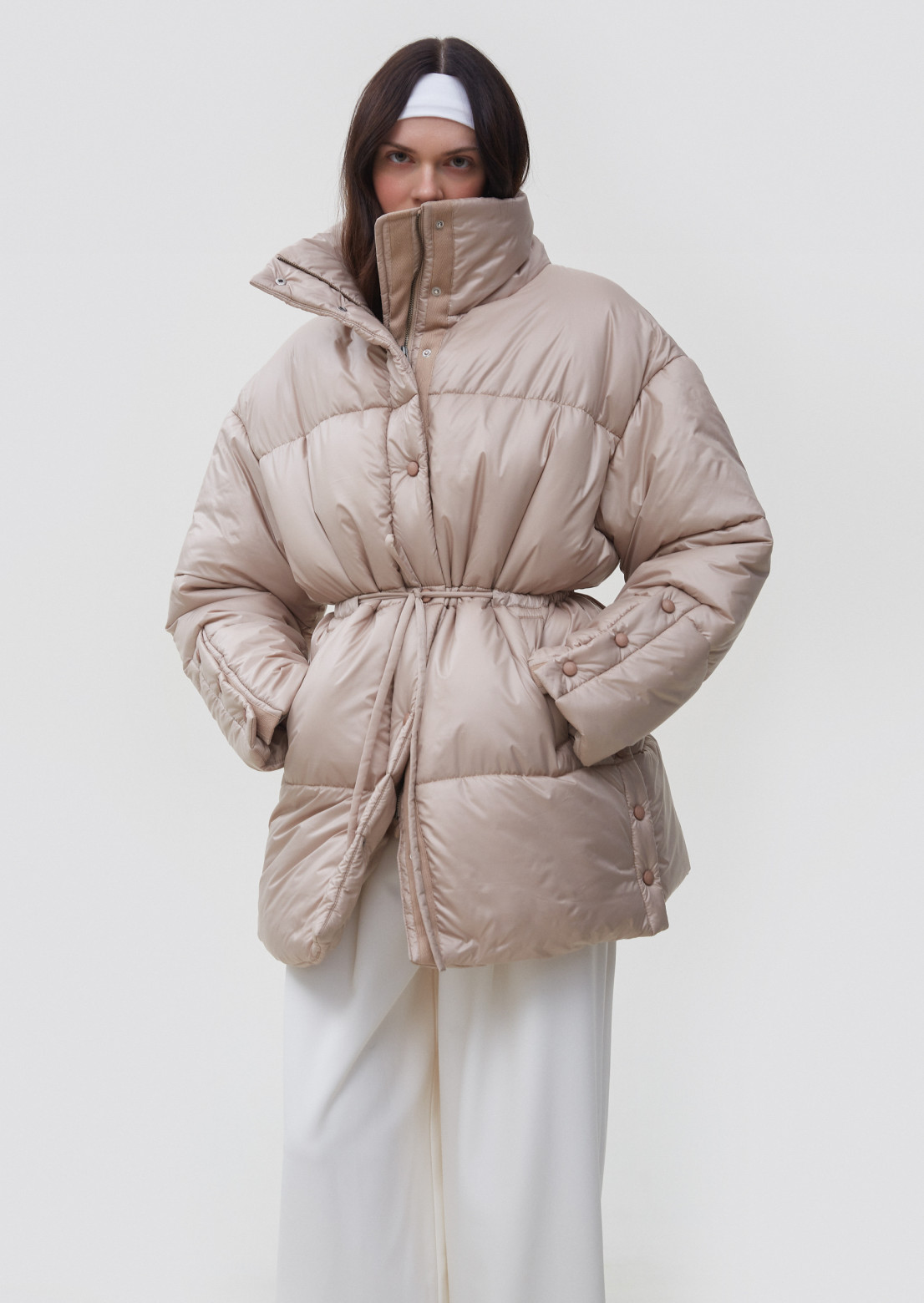 Ivory cream Memory Oil down jacket puffer with drawstring