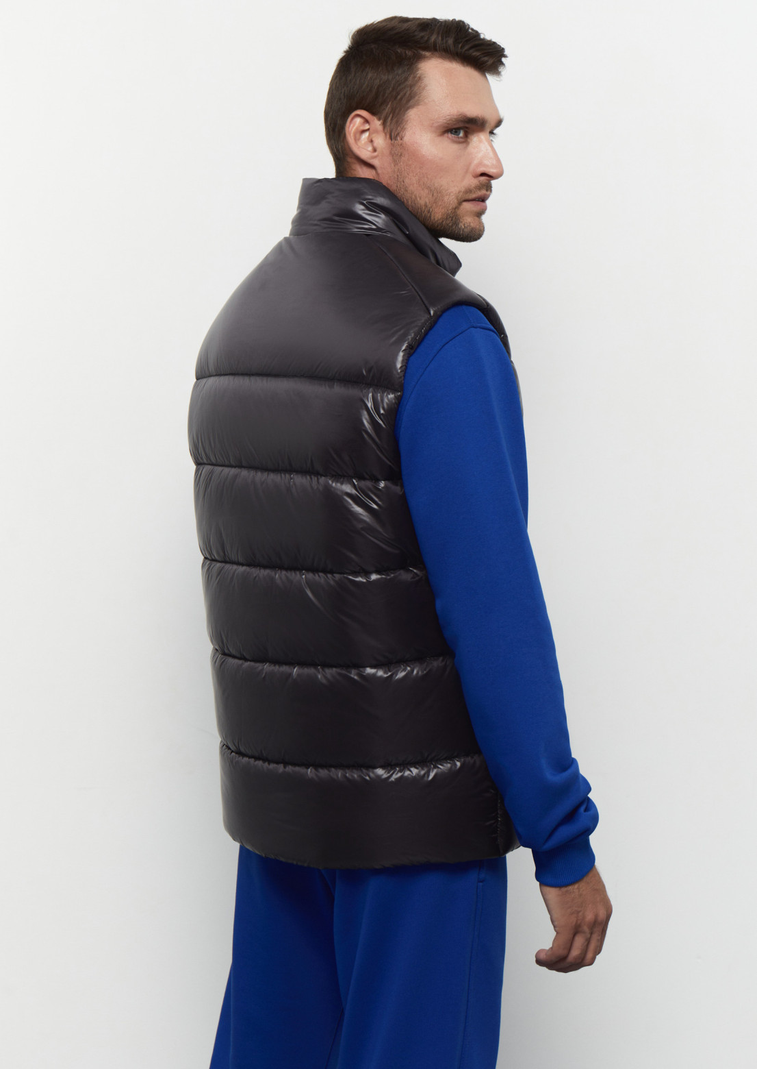 Men's anthracite color blown shine vest