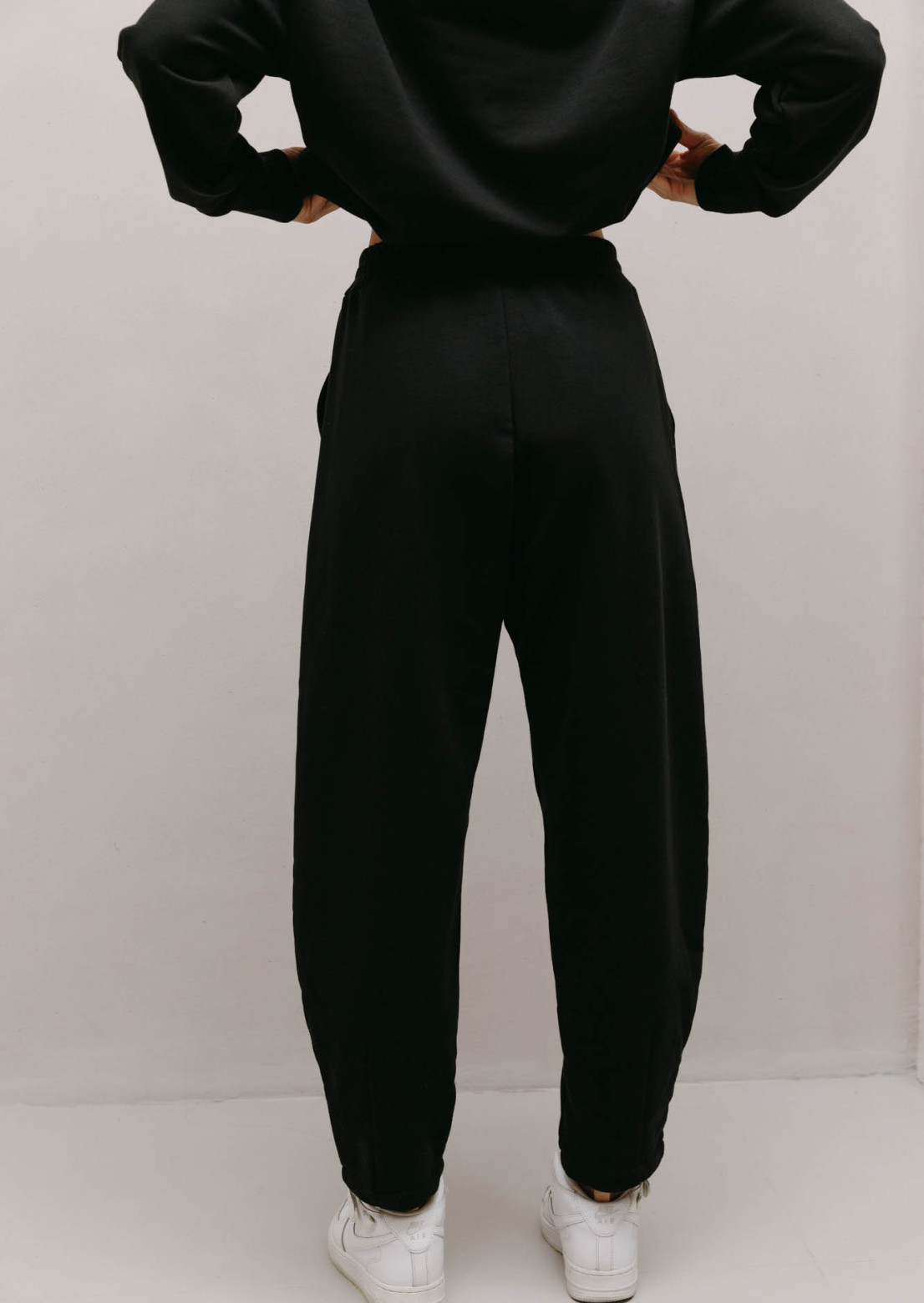Dark night color three-thread pleated front trousers