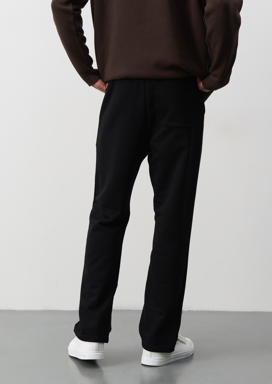Black color straight men's three-thread trousers