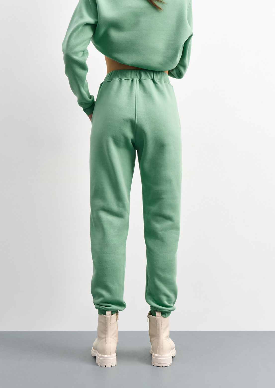 Aloe color women basic three-thread insulated trousers
