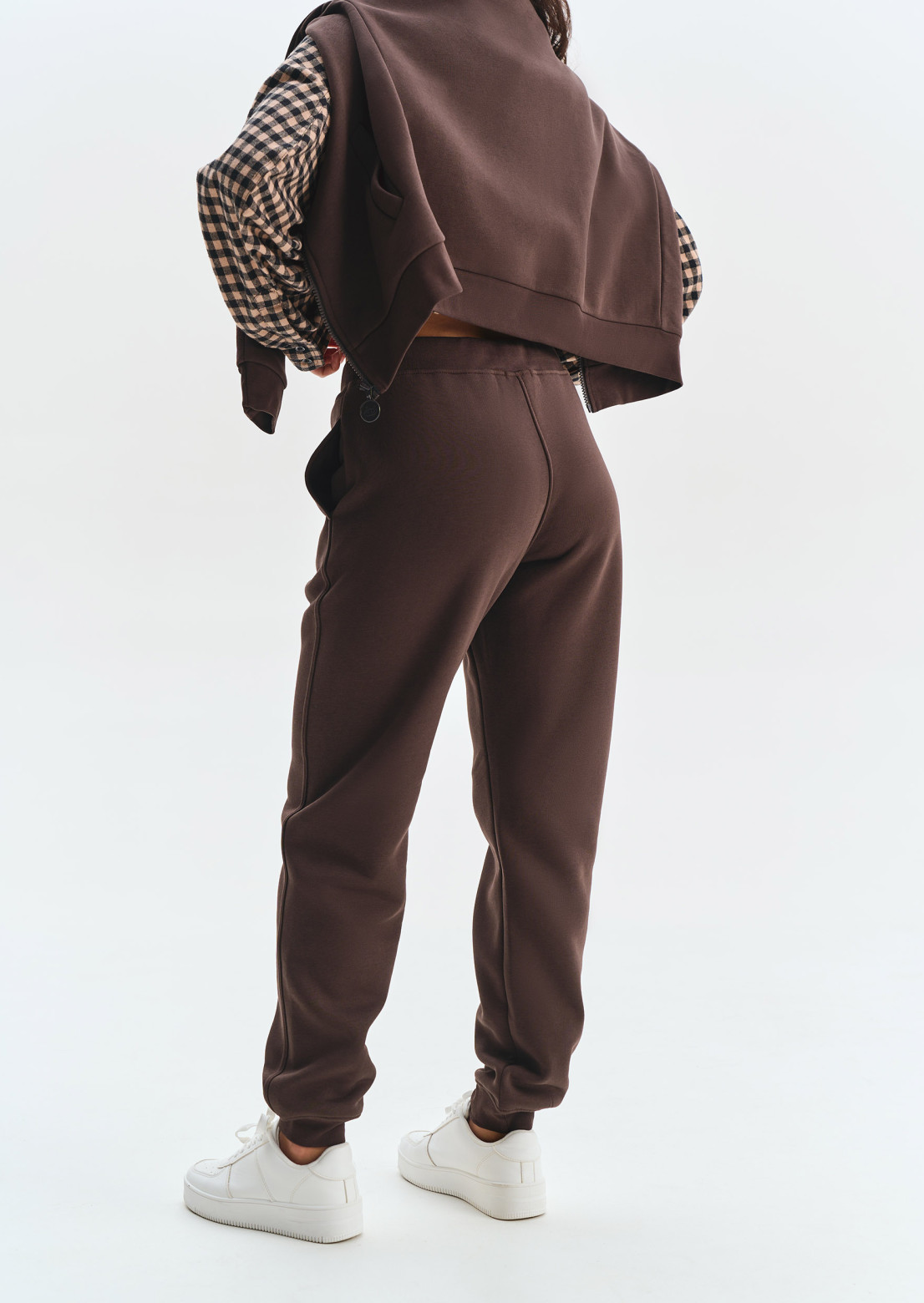 Dark brown color women basic three-thread insulated trousers with a lace