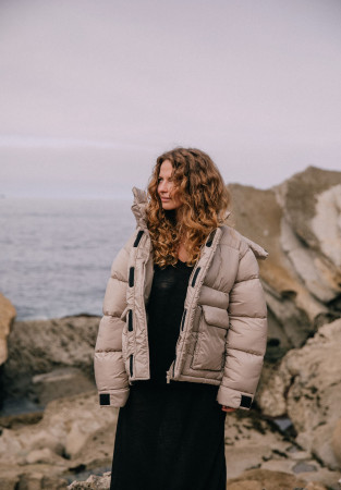 Пуховик короткий бежевий