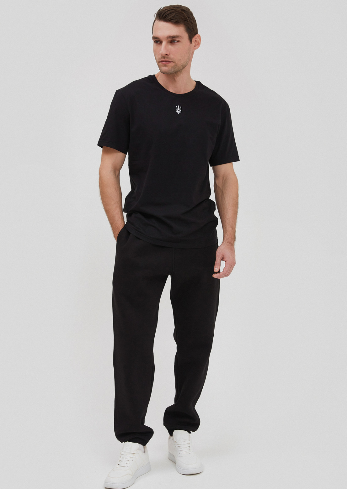 Black color basic three-thread insulated trousers 2