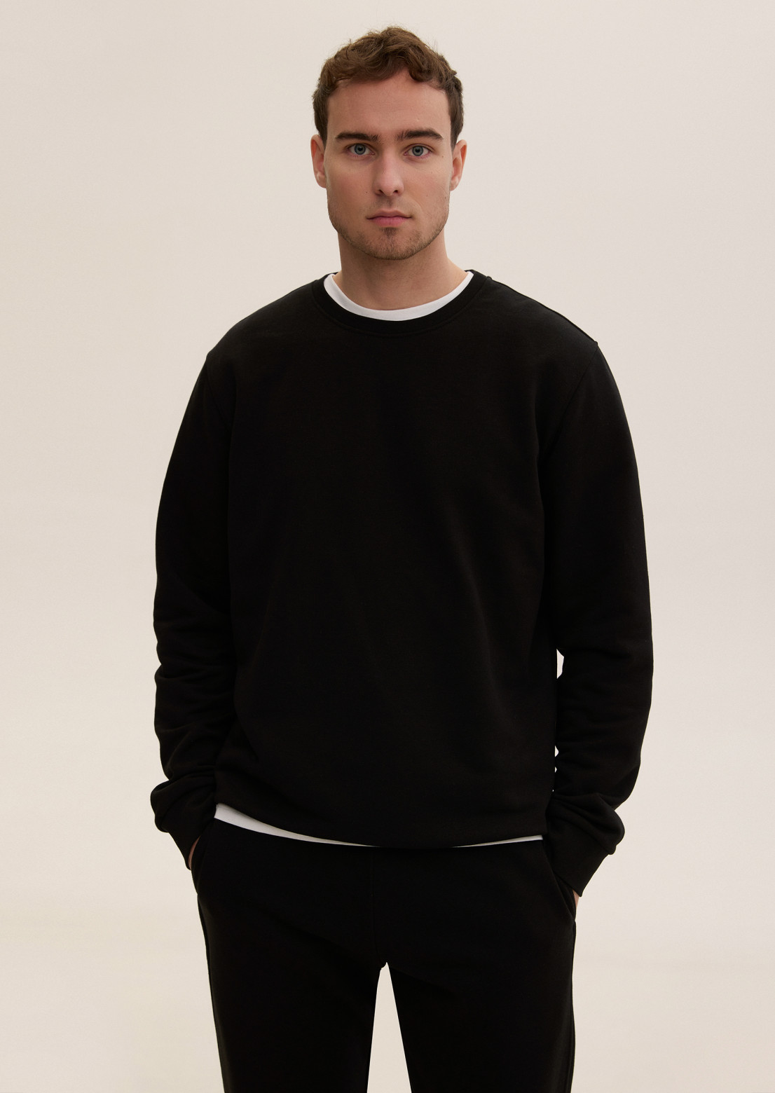 Black color men's basic French Terry sweatshirt