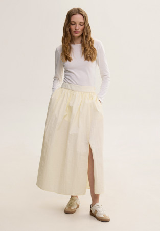 Banana skirt made of reaped raincoat