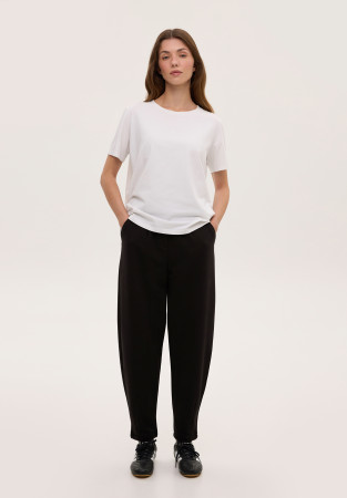 Black three-thread trousers with pleated and branded elastic Black three-thread trousers with pleated and branded elastic