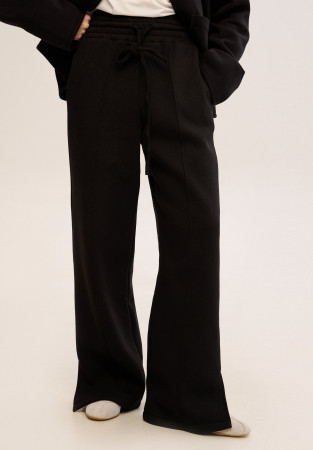 Black color three-thread insulated trousers with a wide belt and an arrow