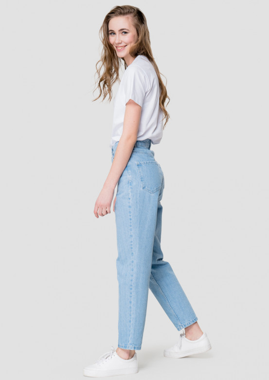 Blue jeans high-waisted jeans